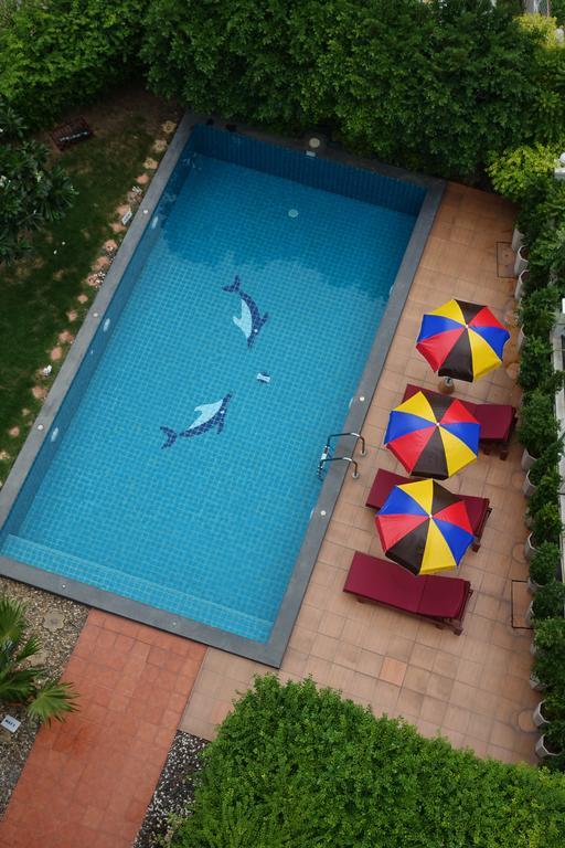 The Right Resort Pattaya Bagian luar foto