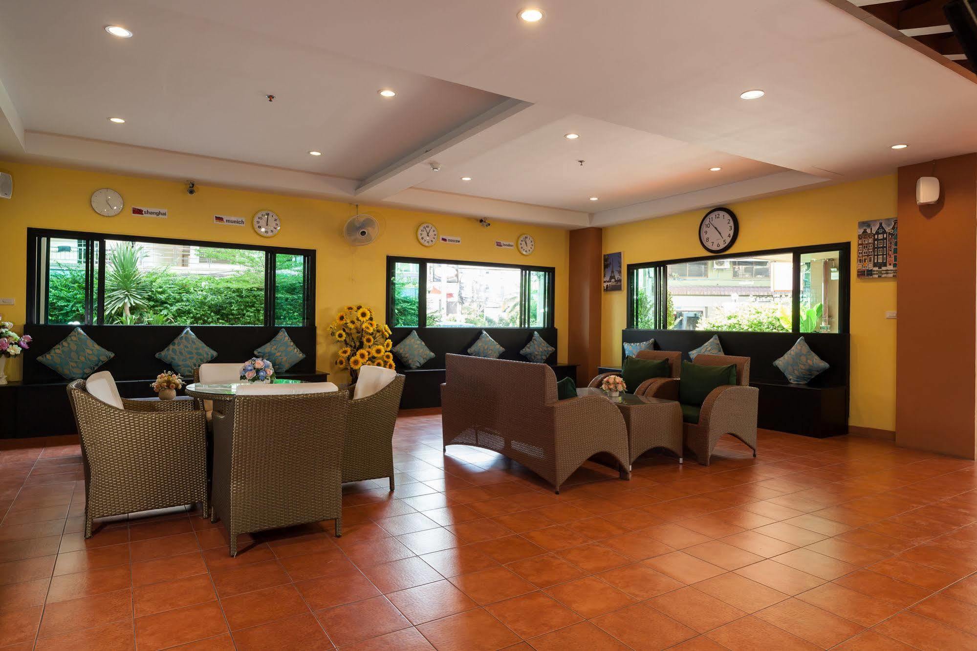The Right Resort Pattaya Bagian luar foto