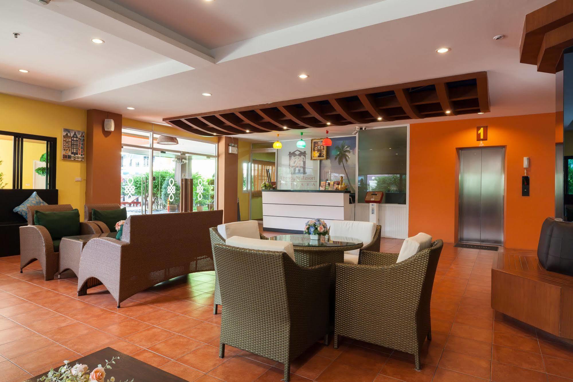The Right Resort Pattaya Bagian luar foto