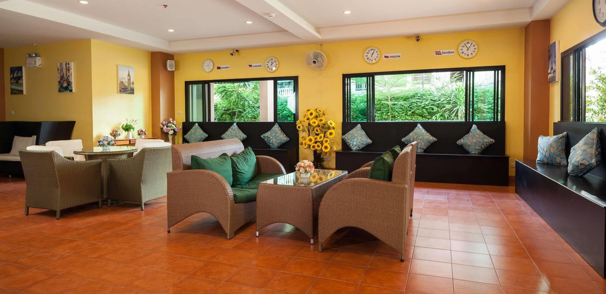The Right Resort Pattaya Bagian luar foto