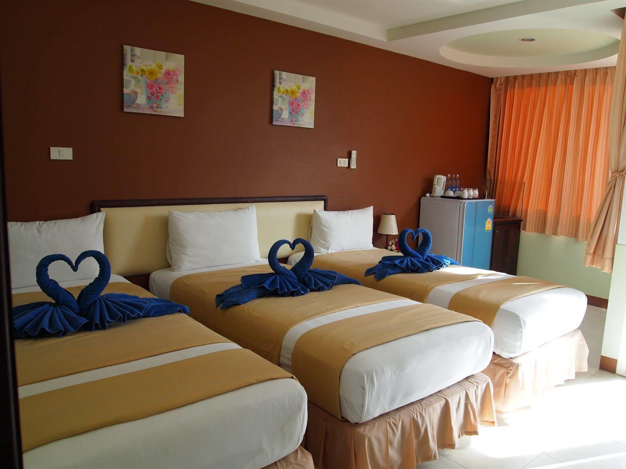 The Right Resort Pattaya Bagian luar foto