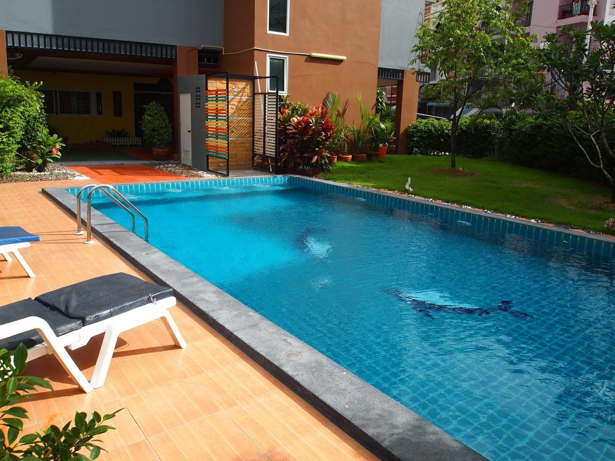 The Right Resort Pattaya Bagian luar foto