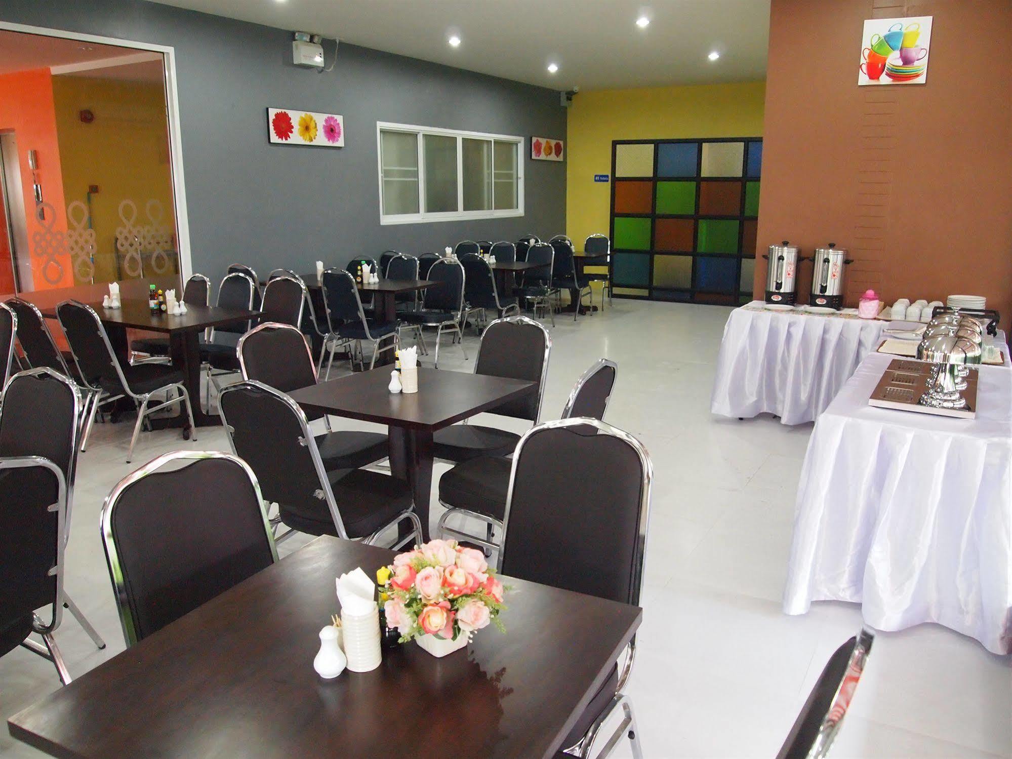 The Right Resort Pattaya Bagian luar foto