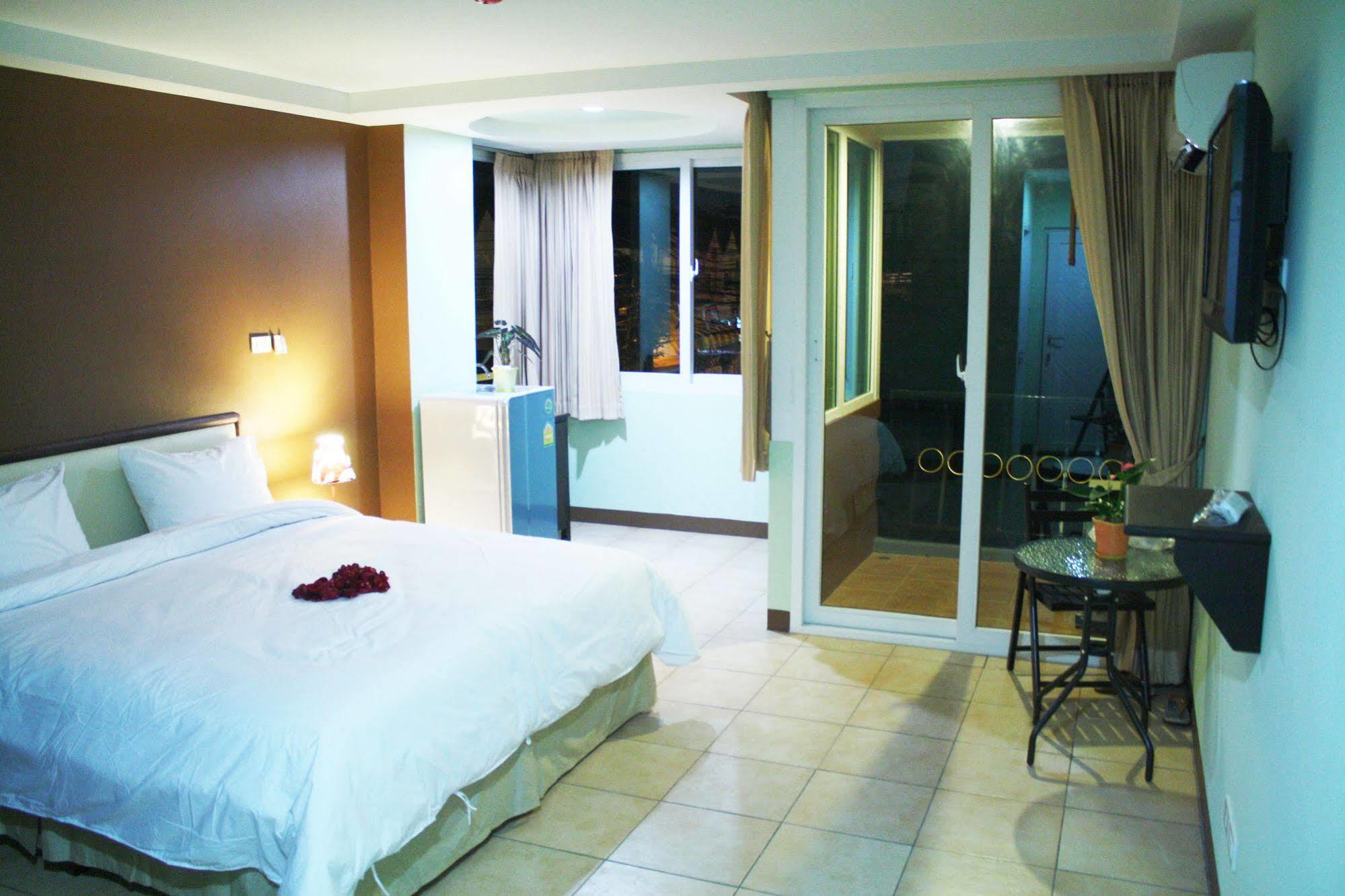The Right Resort Pattaya Bagian luar foto