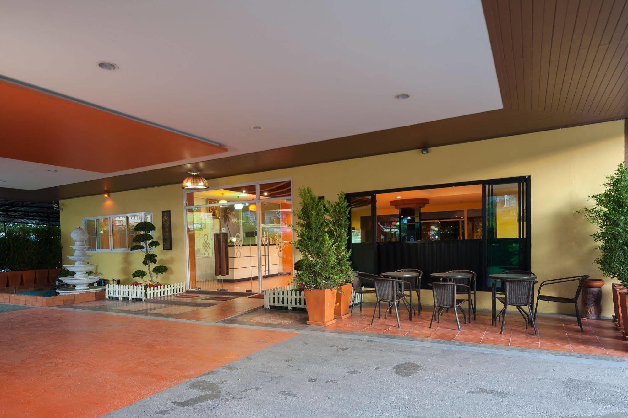 The Right Resort Pattaya Bagian luar foto