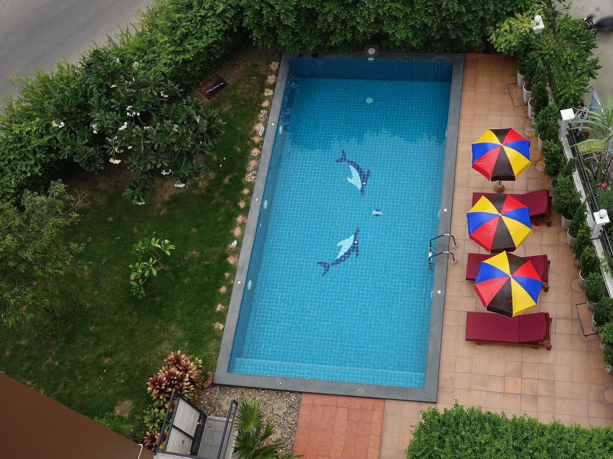 The Right Resort Pattaya Bagian luar foto